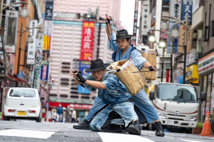 volunteer soldier who gathers garbage from other samurai (esp. from eastern Japan)
