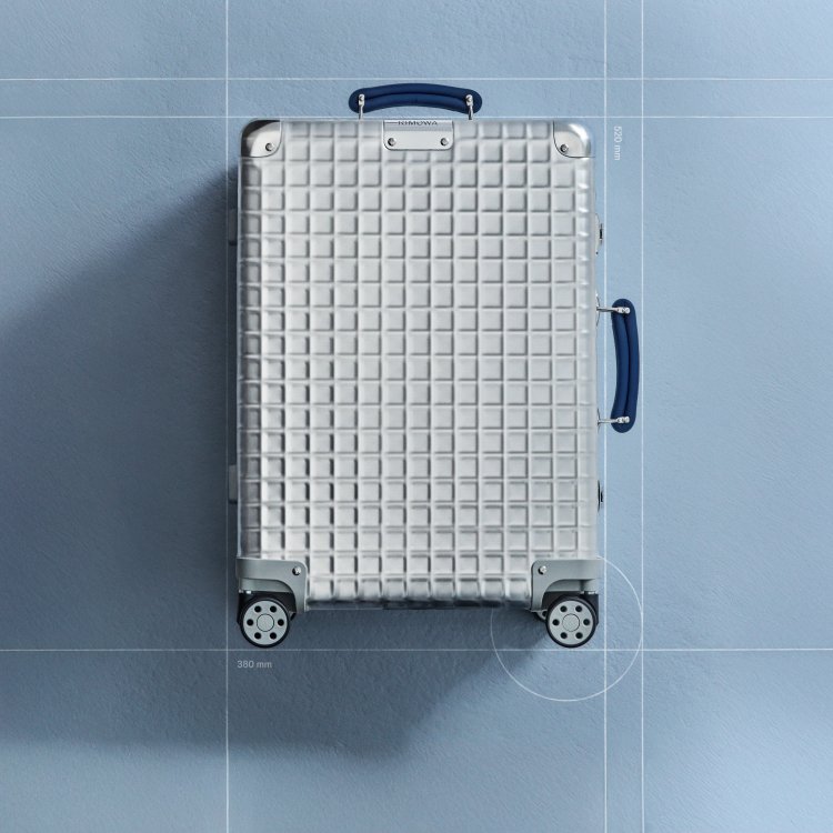 RIMOWA_Classic_Grid_Cabin_Silver_Beautyshots_1x1