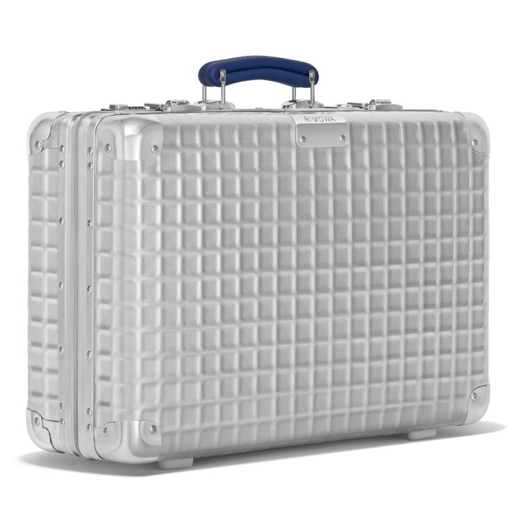 RIMOWA_Classic_Grid_Silver_Hand Carry Case_PDP_3-4