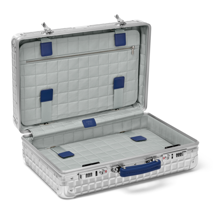 RIMOWA_Classic_Grid_Silver_Hand Carry Case_PDP_O