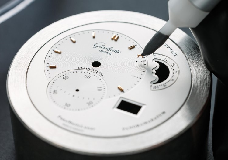 Glashuette_Original-Dial_manufactory-Applied_elements
