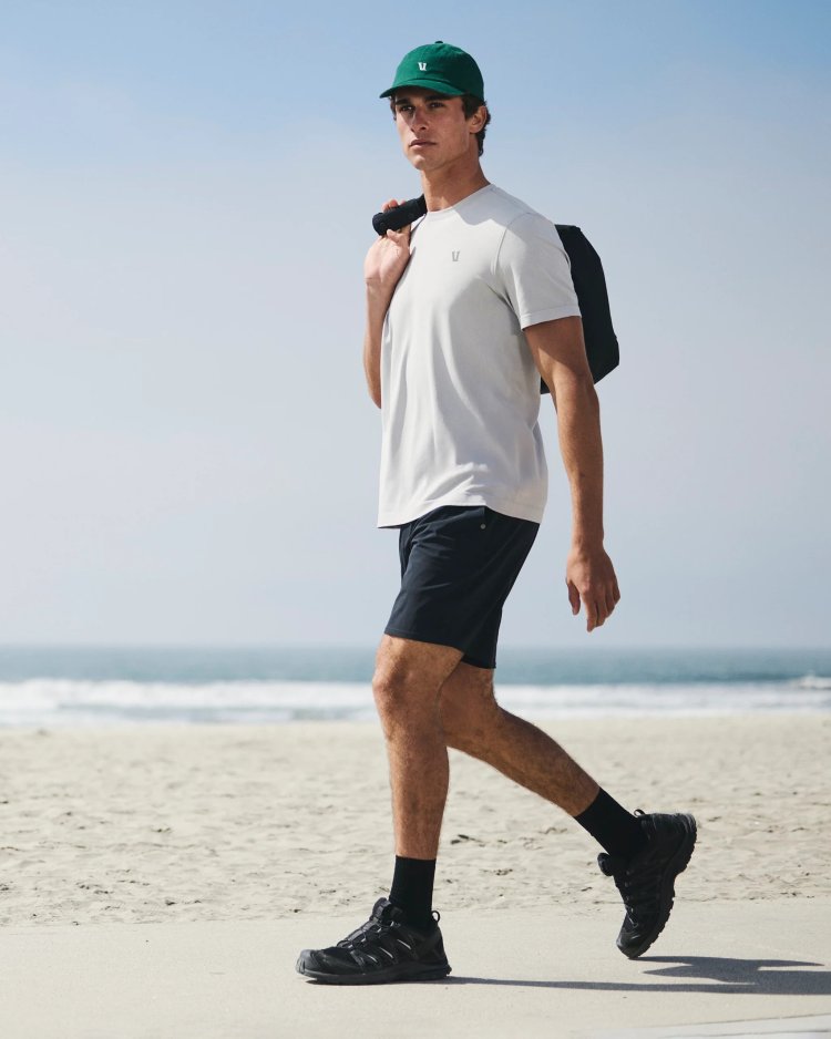 vuori Short Sleeve Clearview Seamless Tee outfit