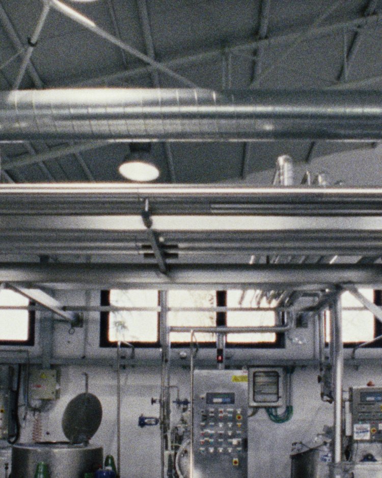 ストーンアイランドが「Material Science」の新作映像を公開!第三弾はブランドの象徴「NYLON METAL-TC」