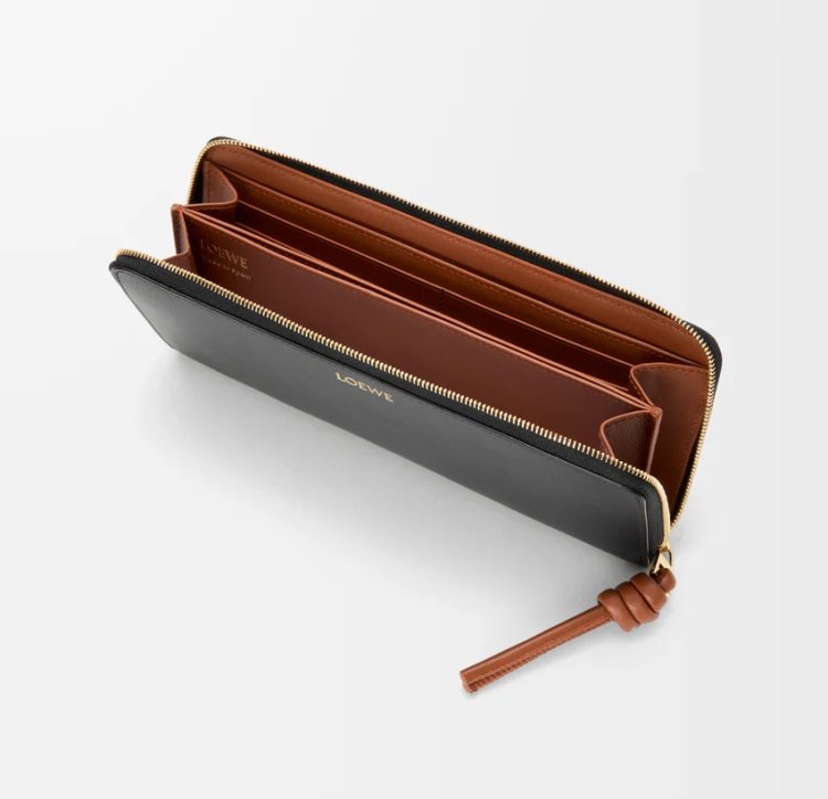 Knot zip-around wallet in shiny napa calf