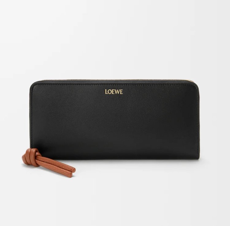 Knot zip-around wallet in shiny napa calf