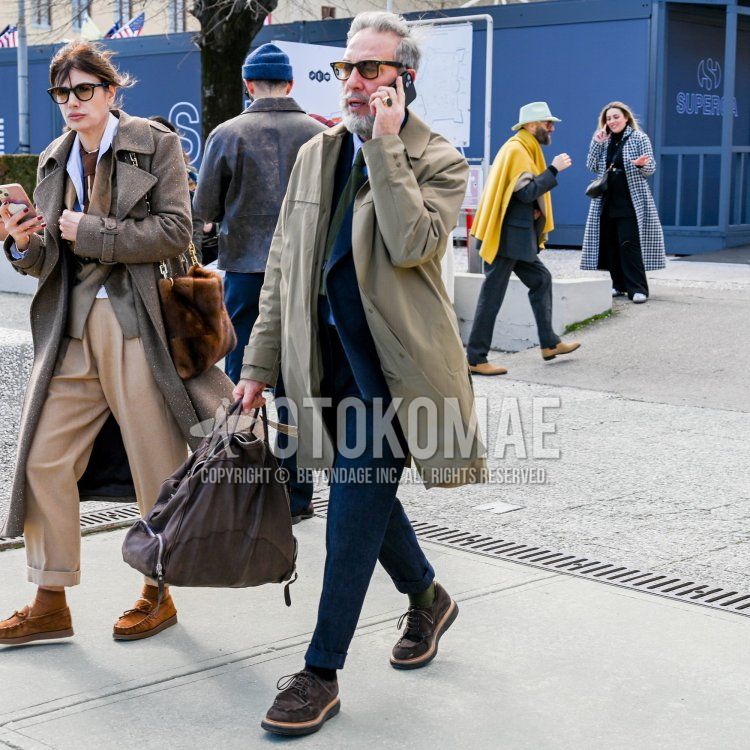 Ray-Ban Wellington plain black sunglasses, plain beige stainless steel coat, plain white shirt, brown U-tip leather shoes, brown suede shoes leather shoes, plain brown briefcase/handbag, plain navy suit, plain gray tie for fall/winter. Men's Codes and Outfits.