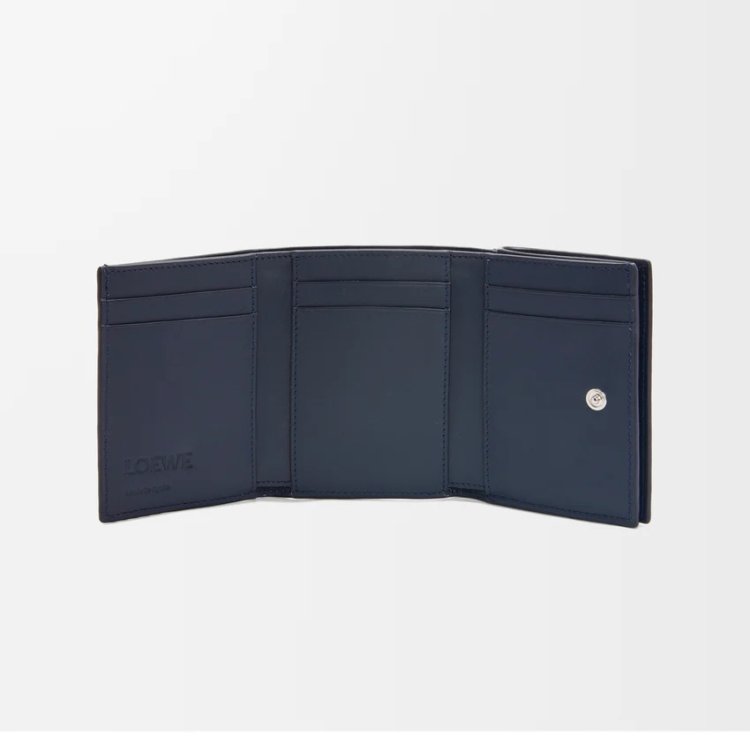 Trifold wallet in satin calf leather