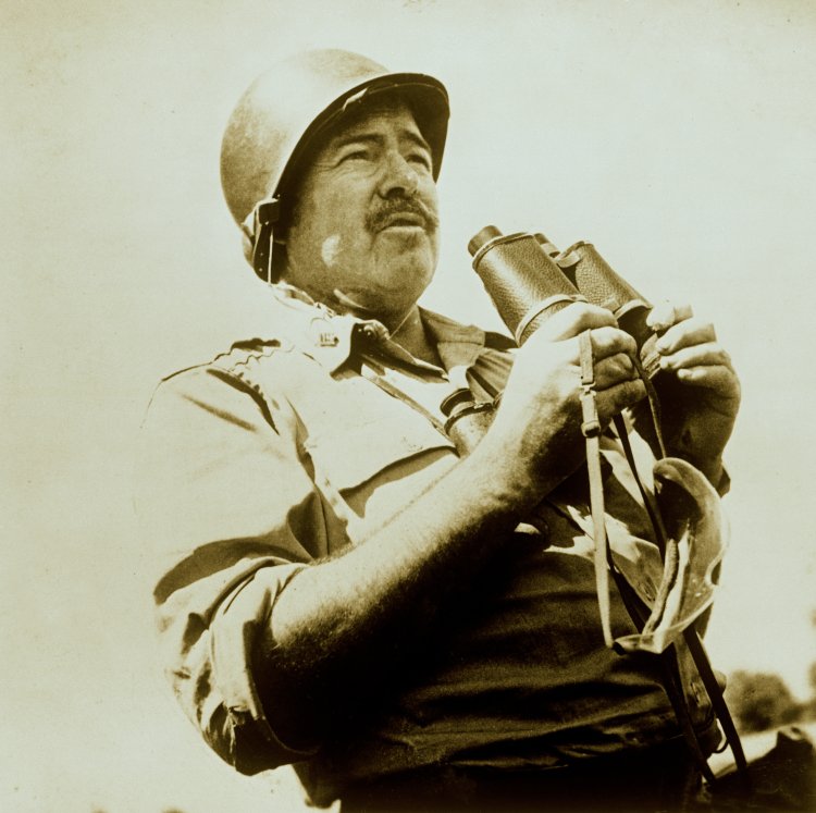 Hemingway in France / Photo / 1944