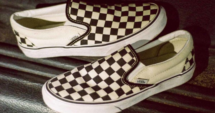 What Makes the Vans “Classic Slip-On” So Appealing? The Pinnacle of Lace-Free Sneakers