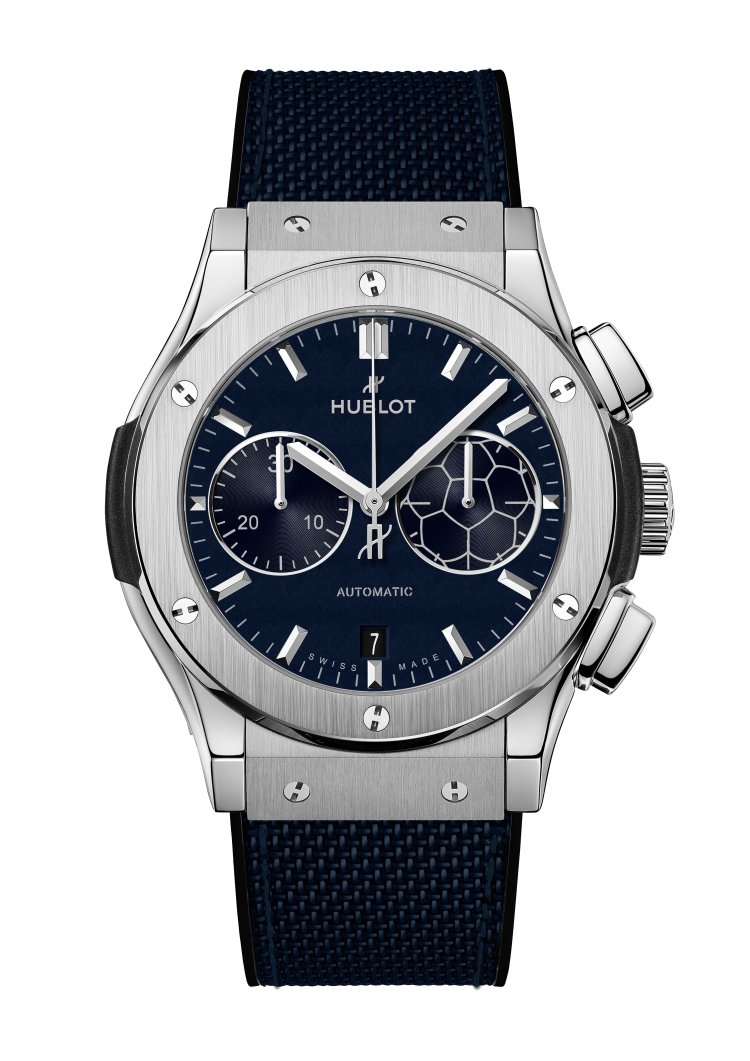 Hublot launches the official watch of the Japanese national soccer team! Limited edition model clad in dark navy