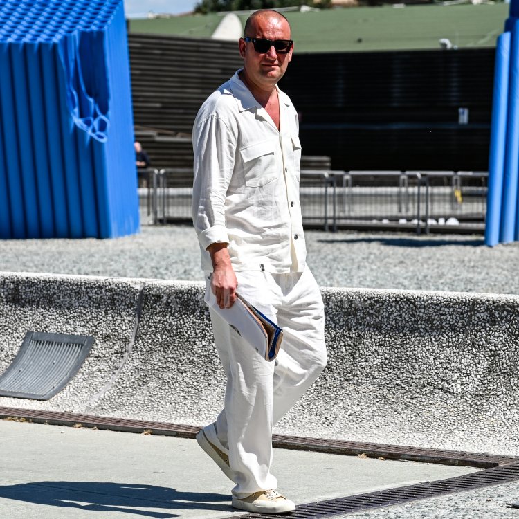 Summer Outfits for Mature Men Featuring White Straight-Leg Pants