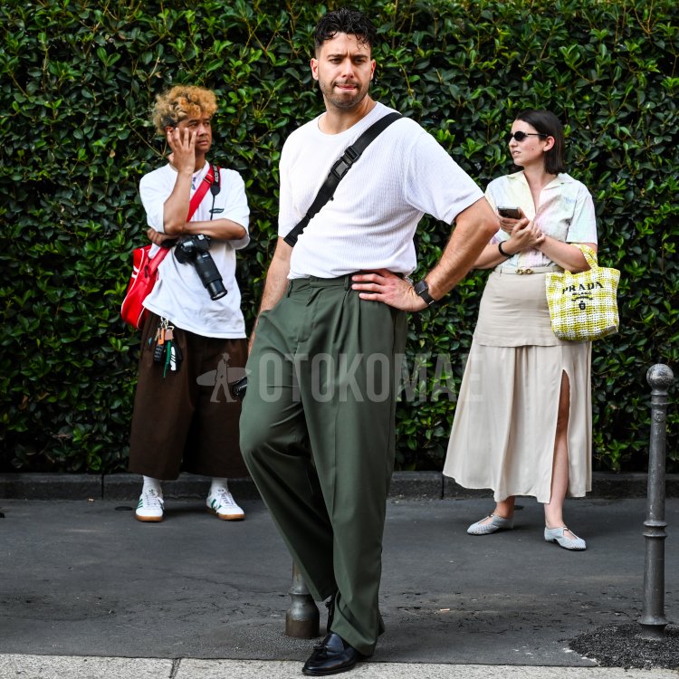 Overseas Street Style Photos of Sophisticated Summer Outfits Featuring High-Quality White T-Shirts