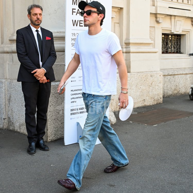 Summer Outfits for Grown Men: Pairing Jeans with Loafers
