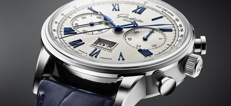 1-37-24-01-02-61_Senator_Chronograph_DIAL_white_LS_blue_Detail