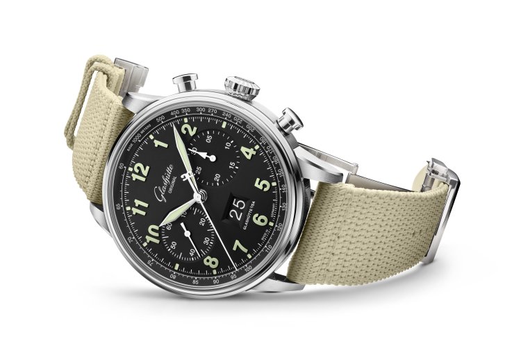 1-37-24-20-12-61_Senator_Chronograph_Navigator_DIAL_black_LS_black-1