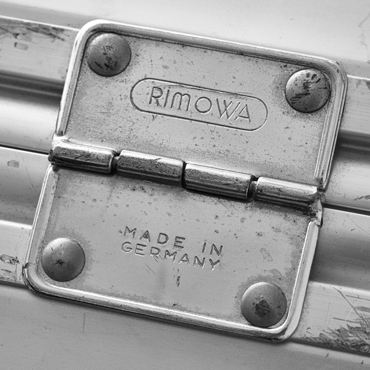 RIMOWA LIFE CYCLES_RE-CRAFTED SUITCASES_Logo crop 11
