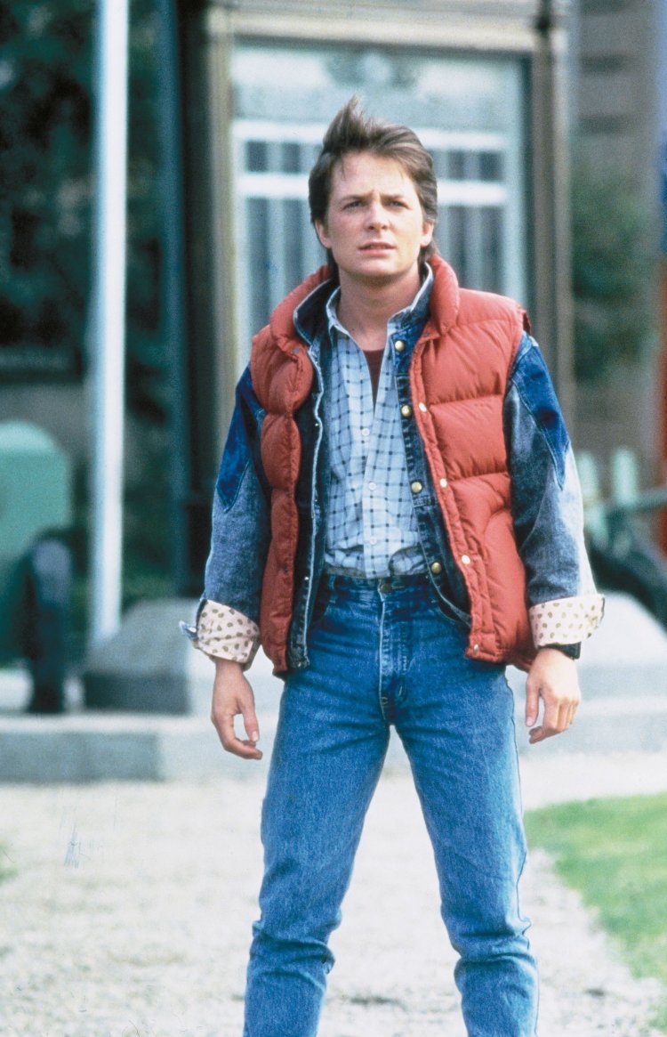 MICHAEL J. FOX in *Back to the Future Part II*, 1989, directed by ROBERT ZEMECKIS. Copyright AMBLIN/UNIVERSAL.