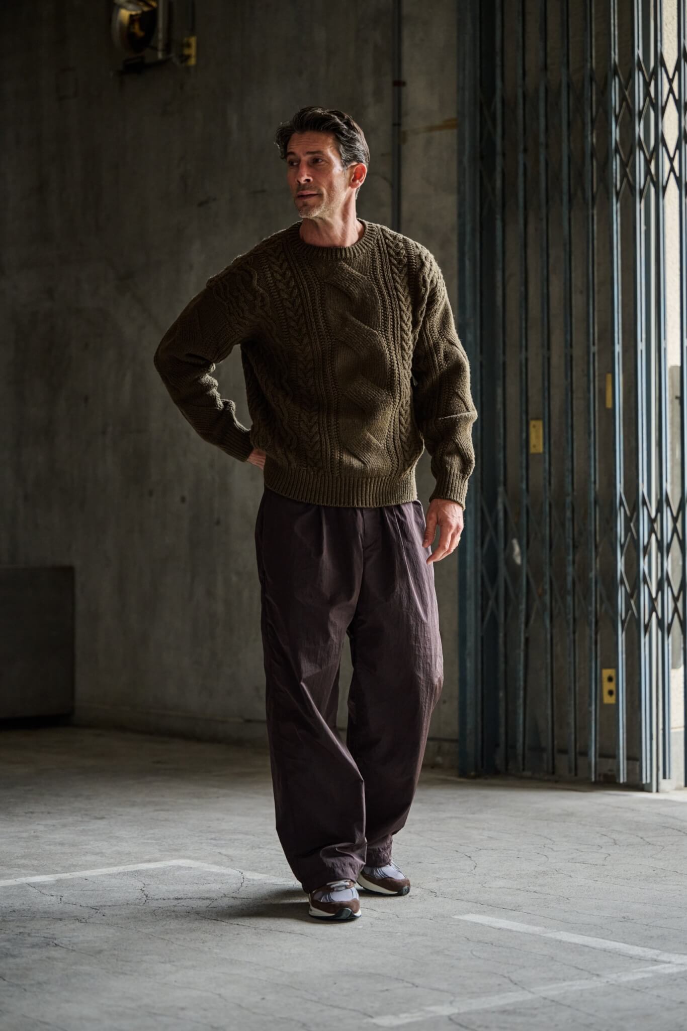Khaki Cable-Knit “CROWN”